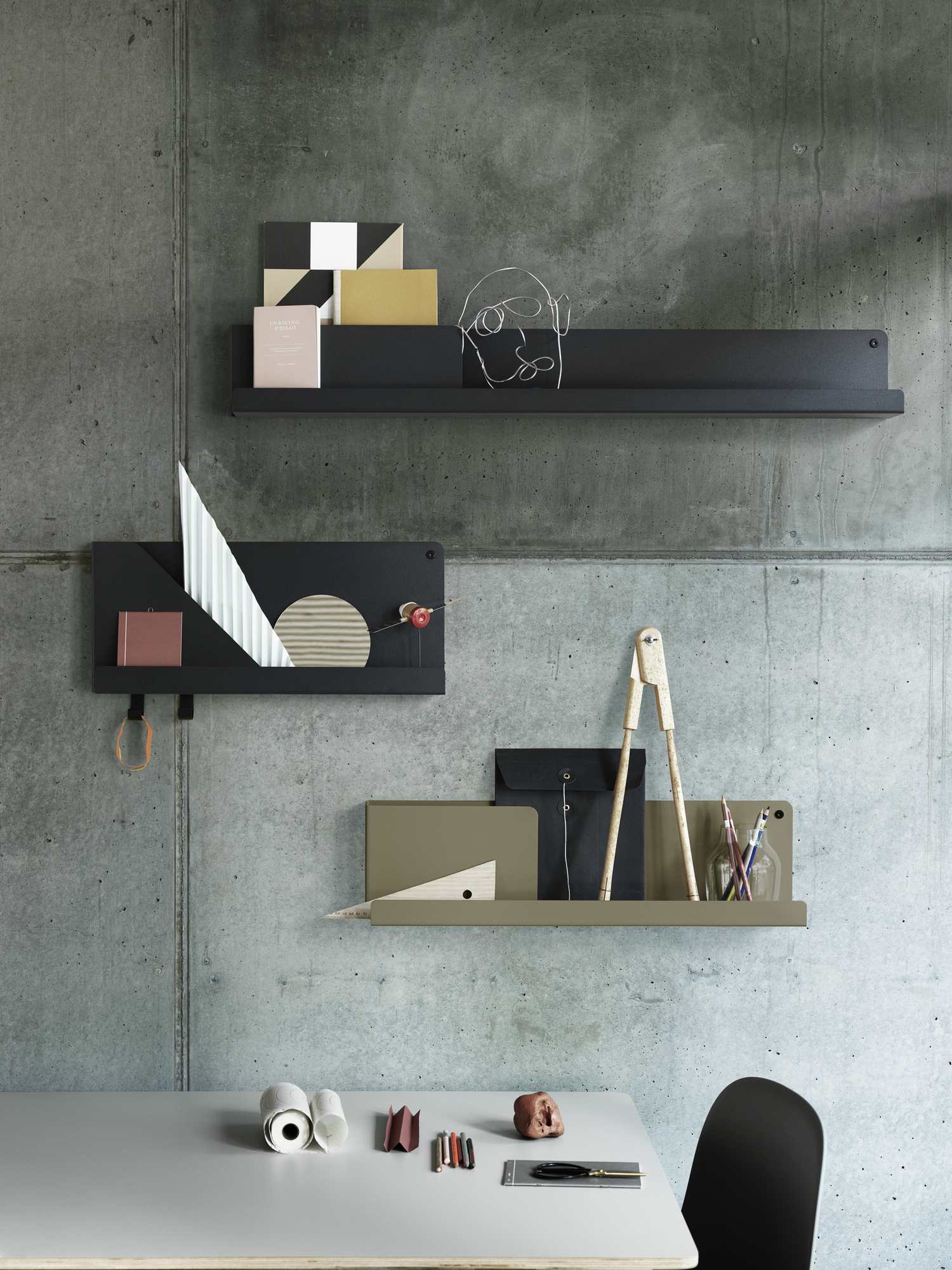 MUUTO｜ウォールシェルフ グレー｜Folded Platform Shelf Folded Shelves platform - NORDIC NEW